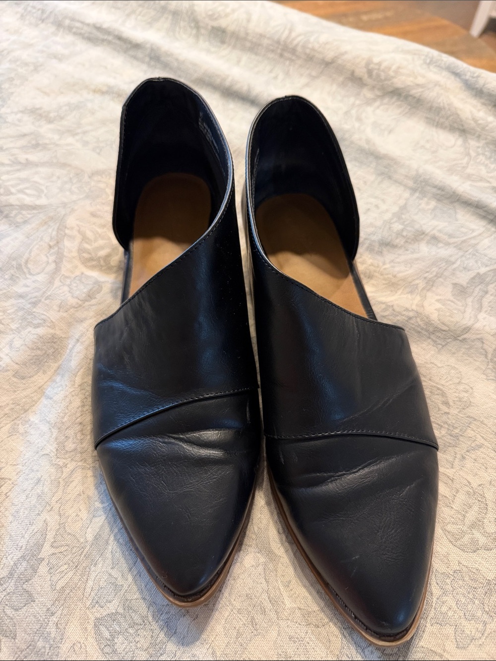 Universal Thread Black Pointed Slip-On Flats